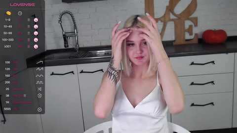 sansa_queen_ @ chaturbate on 20231015