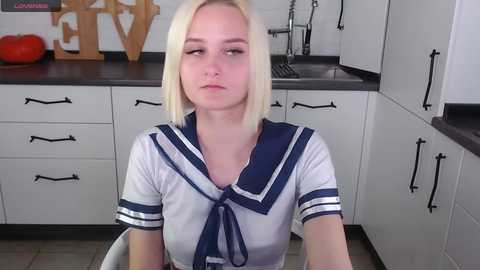 sansa_queen_ @ chaturbate on 20231016