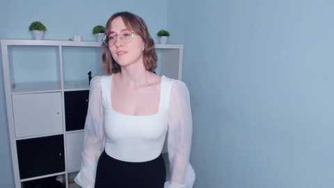 modest_look @ chaturbate on 20231107