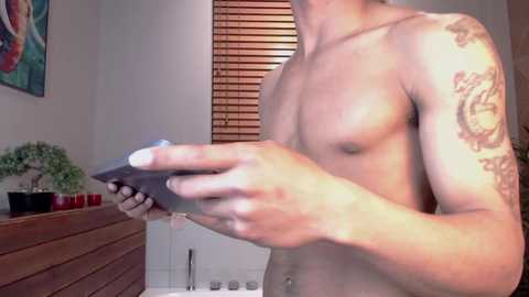 charlie_velez @ chaturbate on 20231113