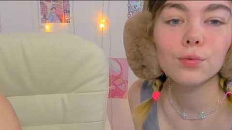 avi_larsen @ chaturbate on 20231115