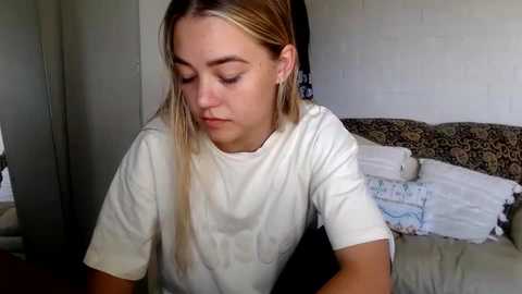 blondee18 @ chaturbate on 20231125