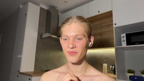 skies_shine @ chaturbate on 20231208