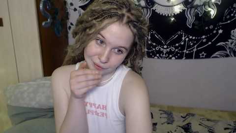 honey_taill @ chaturbate on 20231218