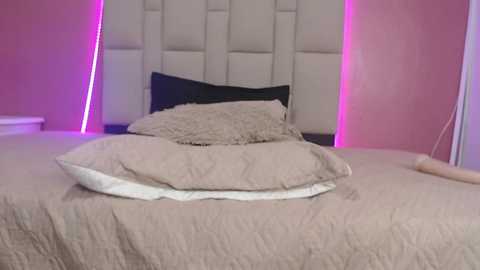 hellenmonrroy @ chaturbate on 20231221