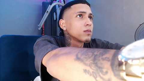 liiaam_lee_ @ chaturbate on 20231230