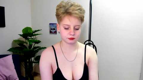 nicolawine @ chaturbate on 20240119