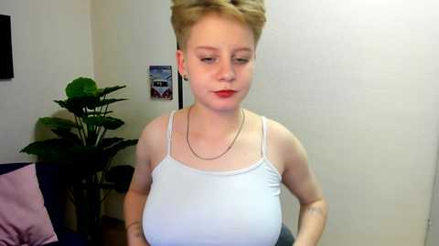 nicolawine @ chaturbate on 20240119