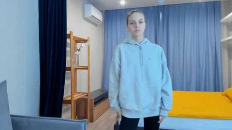 lisahallf @ chaturbate on 20240122