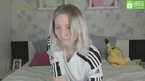 estermoon @ chaturbate on 20240124