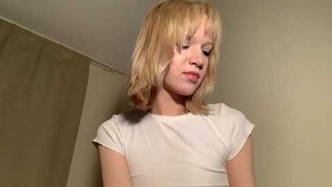 valleyofthed0lls @ chaturbate on 20240224