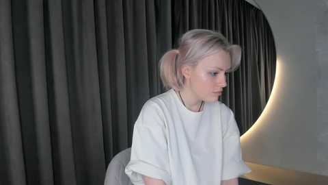 antoniaelwell @ chaturbate on 20240226