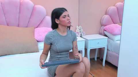 littleecandy_ @ chaturbate on 20240301