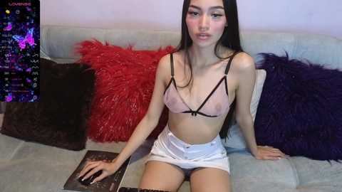 oliviapetit @ chaturbate on 20240318