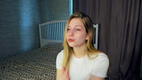 esmecoldwell @ chaturbate on 20240331