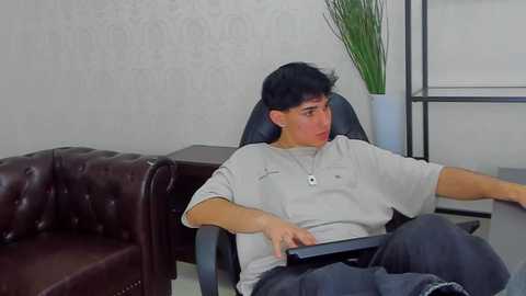 damianbryson @ chaturbate on 20240401