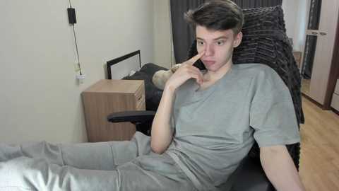 guy_liam1 @ chaturbate on 20240405