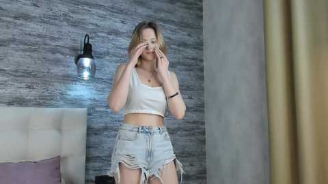 aislydollins @ chaturbate on 20240408