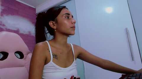 little_thais @ stripchat on 20230927