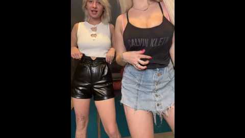 mooretv @ stripchat on 20231010