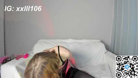 naomigirl33 @ stripchat on 20231012