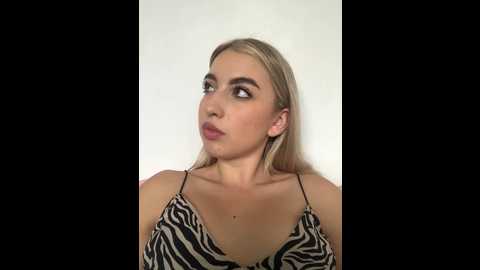 emilyjones__ @ stripchat on 20231013