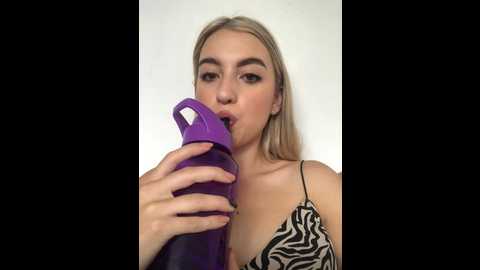 emilyjones__ @ stripchat on 20231013