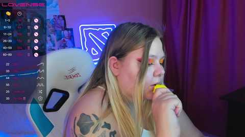 honey_furr @ stripchat on 20231015