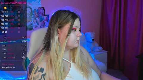 honey_furr @ stripchat on 20231015