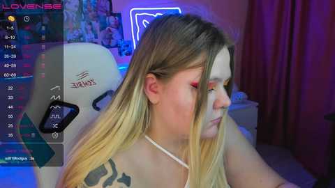 honey_furr @ stripchat on 20231015