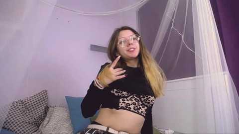 kara_cutie @ stripchat on 20231026