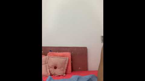 kathalina_pettite18 @ stripchat on 20231112