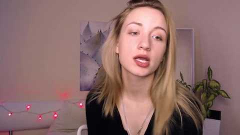 Sweet Blonde Stripchat Teen Cam