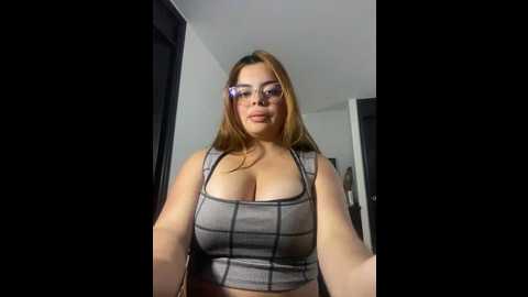 savannah_leroy @ stripchat on 20231206