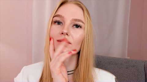 hollyjohnsf @ stripchat on 20231210