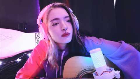 avi_nile @ stripchat on 20240130