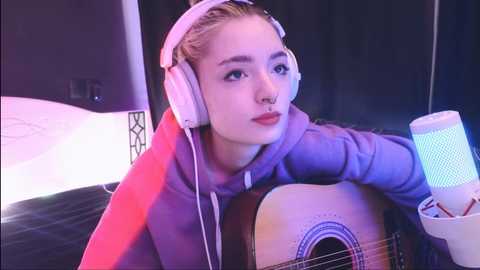 avi_nile @ stripchat on 20240131