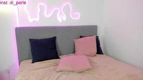 di_perle @ stripchat on 20240321