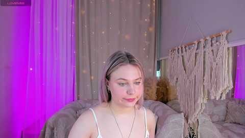 little_me_ @ stripchat on 20240326