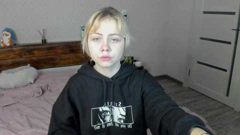 blondes_with_glasses @ stripchat on 20240330