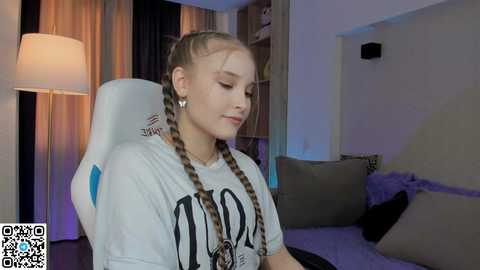 chloeadrian @ stripchat on 20240422