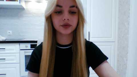 little_moonsterr @ stripchat on 20240510