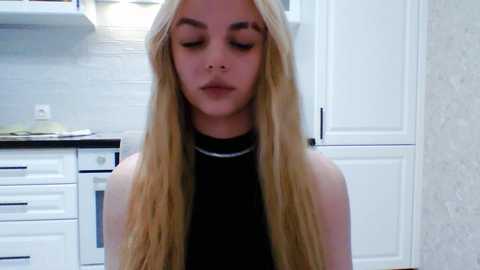 little_moonsterr @ stripchat on 20240512