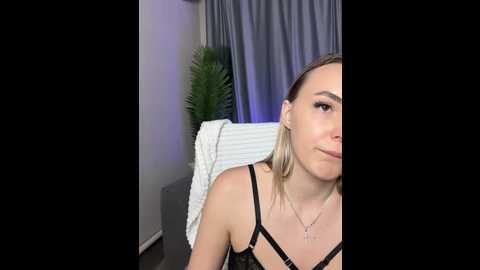 lunaskyx @ stripchat on 20240513