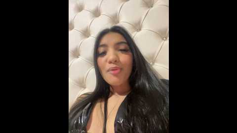 miaqueen1_ @ stripchat on 20240603